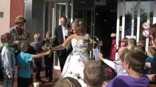 Juf Jolanda trouwt in Oude Pekela