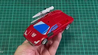 Transformers Studio Series MTMTE Collection Devastation Sideswipe (Sports Car mode to Robot mode)