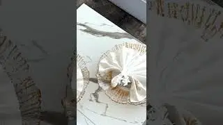 Modern plates with an elegant design, made of high-quality porcelain material #homedecor #luxury