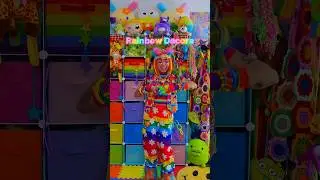 Decora can be worn in any color way!