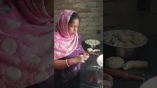 মোমো স্টিম করা স্টিমার বানিয়ে দিলো গোবলু বাবা।