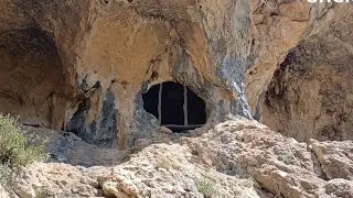 Construction of a beautiful and ancient shelter in the heart of the mountain