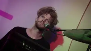 Andrew Keoghan - Something Going On (Live on PressureDrop.tv)