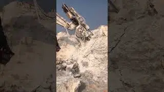 Integrated Drilling & Splitting: Master of Rock Engineering #excavator #rock