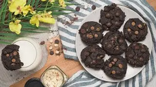 Soft and Chocolatey TRIPLE CHOCOLATE COOKIES - MRS. FIELDS COPYCAT | Recipes.net