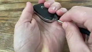 Заменить батарейку в ключе Citroen C4
