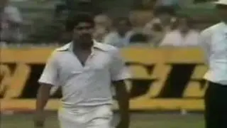 Kapil Dev 5-28 vs Aus Melbourne 1980-81