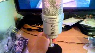 New Mic! And a possible career in hand-modeling?