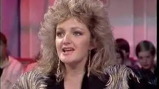 Cure   1985 11 30   Tim Pope + Bonnie Tyler guests @ Saturday Superstore