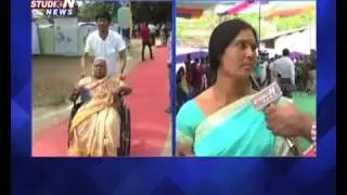 Voters Rush At Paleru By Poll 2016 In Khammam   Studio N