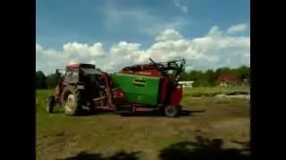 LTZ 55 i paszow&oacute;z Strautmann hydromix 400
