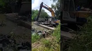 can ban xe cuoc kobelco doi89 xe07 tai tphcm ...xem xe moi thuong luong nha.sdt 0703727693 gap phung