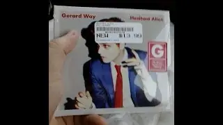 Gerard Way 'Hesitant Alien' - CD Unwrapping