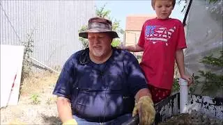 Harvesting Worm Castings From the Wicking Worm Bed