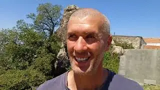 Sur la chaîne de montagnes côtières à côté de Tamgout