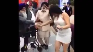Honeypreet InSan - Gurmeet Ram Rahim's Daughter Dancing At wedding