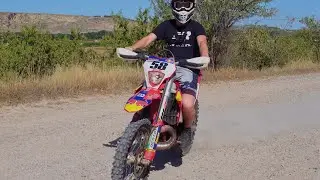 GAS GAS 250 - Pure sound, wheelies, top speed.