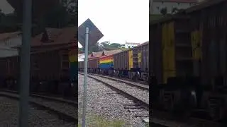 dupla de ge ac44 em Antonio Carlos com vag&atilde;o gdt colorido #mrs #2056 #railway