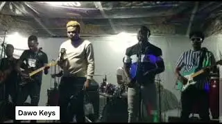 Veye jèn Keyboardist sa nan Nòdwès pòdepè misye rele Dawo Keys, lap jwe nan Klasik Mizik 