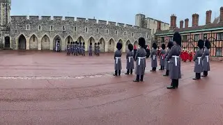 Changing of the guard ( Christmas special) Windsor castle 22/12/22