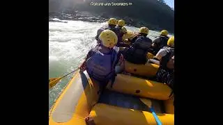 What a fun in playing on Ganga Maiyya&rsquo;s lap 🧚&zwj;♀️ #riverrafting #rishikesh #ganga #rafting #fun