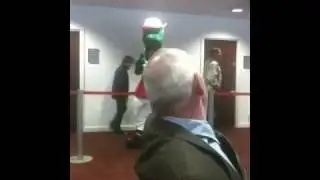 Arsenal's Gunnersaurus v Terry Neill