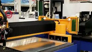 super large single side dual-guide rail  machine 40m*4m meter fiber laser cuttingSA系列、双轨超宽幅面激光切割机