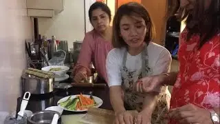 Momos recipe | Teaching how to make momo and sushi to housewife.