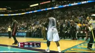 Chris Paul NASTY crossover on James Jones (Nov. 5, 2010)