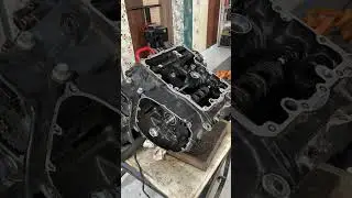 Z1000 engine fitting #technology #z1000 #z900