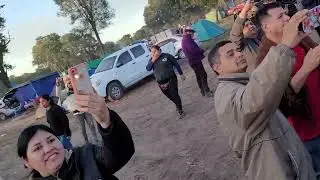Yvy Porá  guitarreada con los artistas