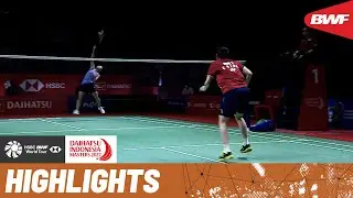 Ratchanok Intanon and Han Yue take to the court at the Istora Senayan
