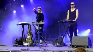 Grimes Symphonia IX (My Wait Is U) @ Paris Rock en Seine 2012