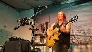 Kay D - Follow Your Arrow