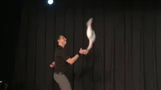 2 Bowling Pin Juggling: Ridiculous World Record!