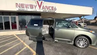 2018 Toyota Sienna with BraunAbility LI Conversion