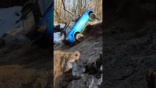 Frozen Hill Climb: RC Crawlers Unleashed #snowtracks #automobile #offroad #winterrc