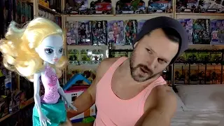 Monster High Cheerleading Lagoona Blue Basic Ultra Budget vs Budget Doll Unboxing Review