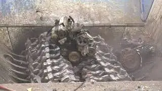 URRACO 95DK Shredding more scrap engine blocks