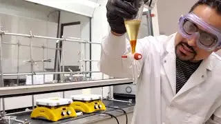 USF Chemistry Professor Gets Creative in Bringing Experiments Online