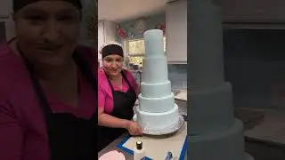 Decorando pastel de 15 años