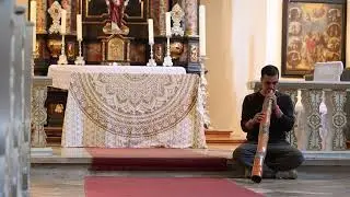 Spatz Didgeridoo solo 5 - native sounds in a church with wonderful reverb and acoustics