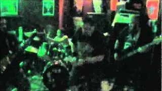 CRAWLING IN SLUDGE - L'Oume den la Tue-Vers + L&eacute;s Tolls (Live au Cod'Bar, Poitiers)