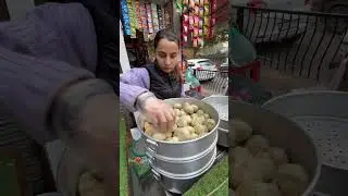 Anpadh momos wali ke best momos #shortsfeed #youtubeshorts