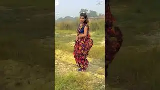 कोई खेत में खड़ा कोई मेड पर खड़ा