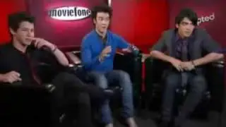 Jonas Brothers Funny parts of the Moviefone Unscripted Interview (It's hard not to laugh:D)