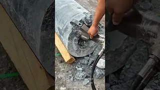 Concrete Demolition: Powerful Hydraulic Breaker in Action