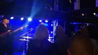 Locked out of heaven - live cover (Miriam&rsquo;s Hitmachine)