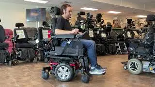 🌟 Откройте для себя этот красный Quantum Q6 Edge 2.0 2018 года, новинку от Mobility Equipment Recyclers! 🚀