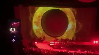 Ariana Grande - raindrops + God is a woman (SWT LONDON NIGHT 1)